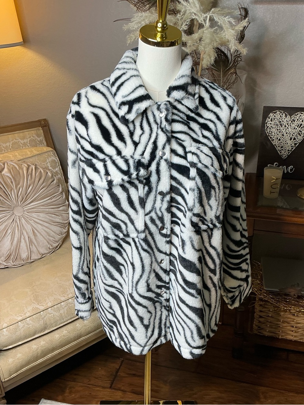 Beautiful IJOAH Brand Fuzzy Zebra Jacket MobWive GothCozycore